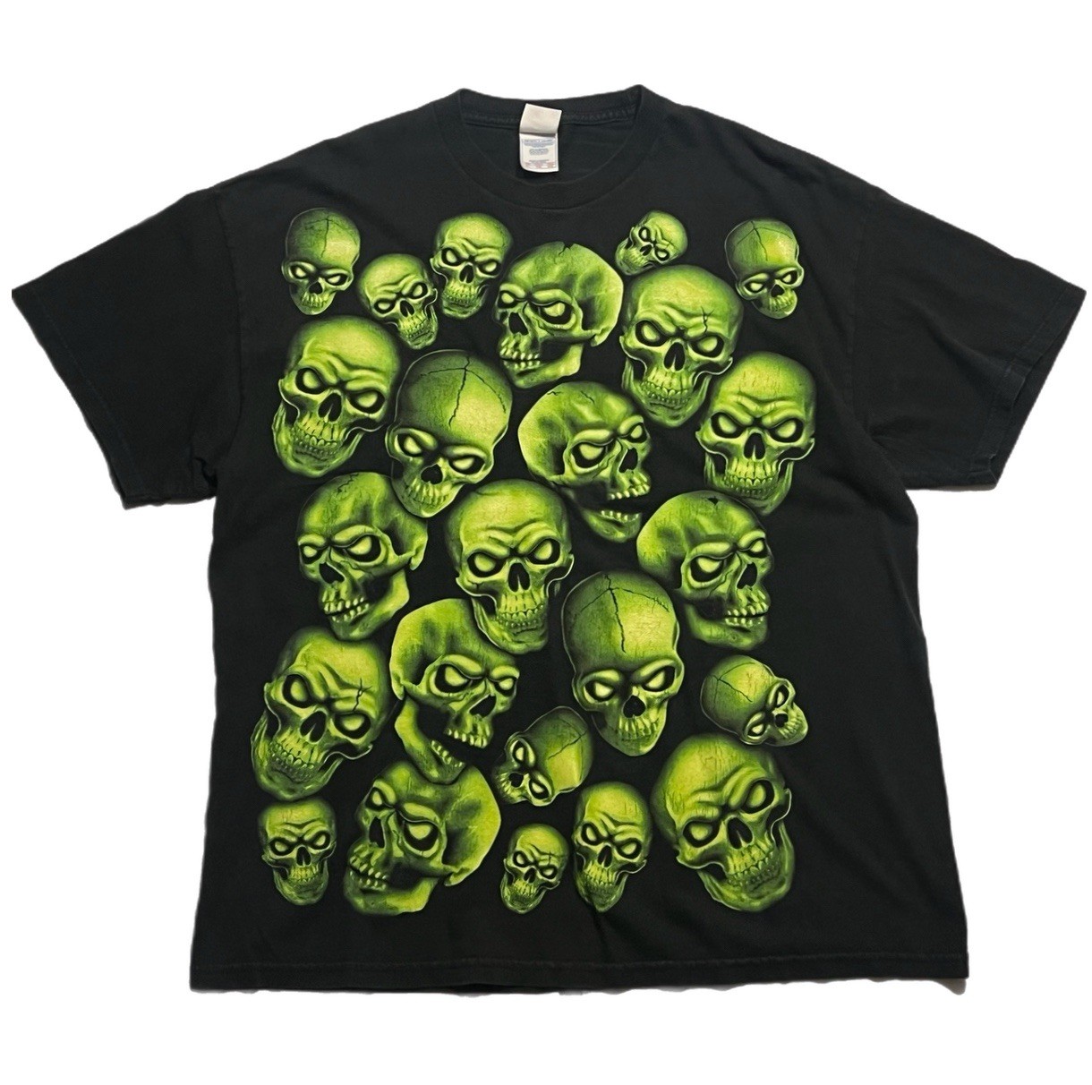Y2K Liquid Blue Men’s L Black/Green Skull Graphic Tee gallery