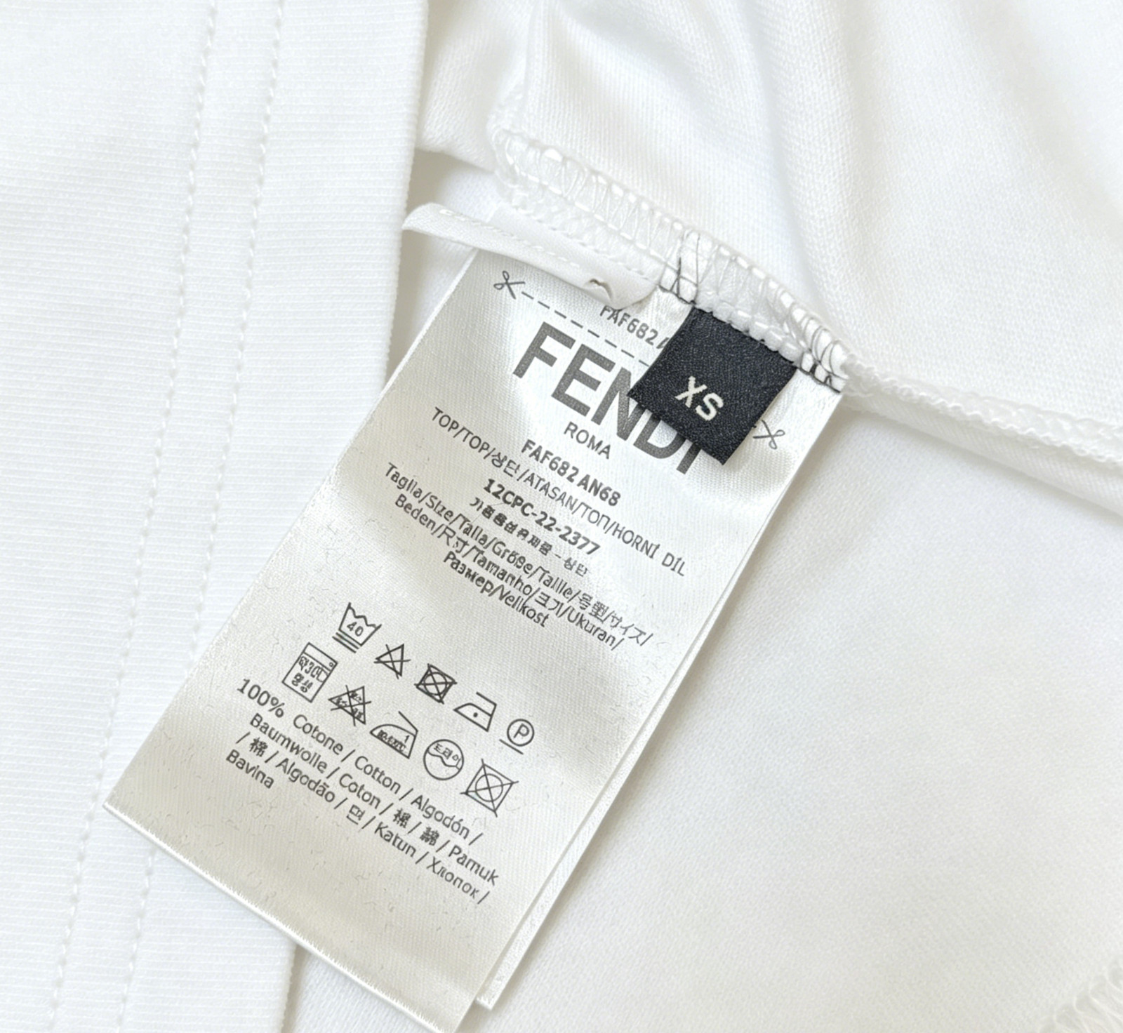 Moncler Men's White Crew-neck Short-sleeve Shirt L gallery