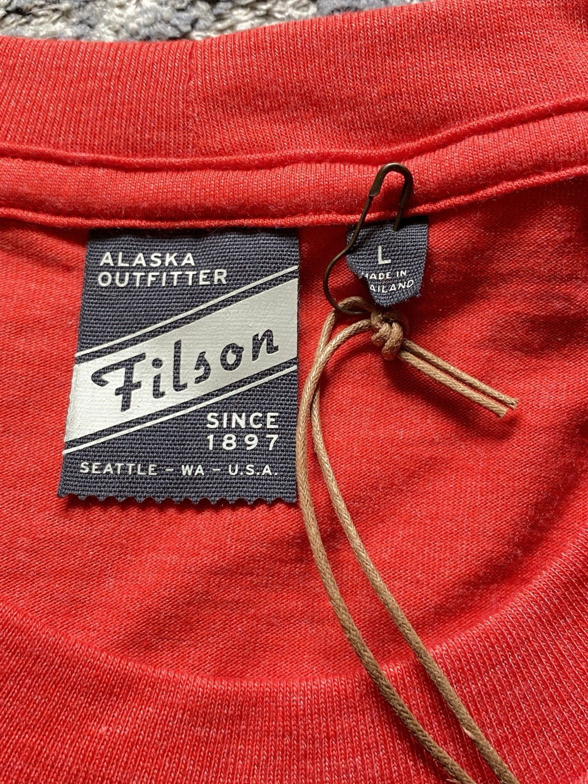 Filson Alaskan Outfitters T Shirt Men's Large Cardinal Red BLACK BISON Logo New gallery