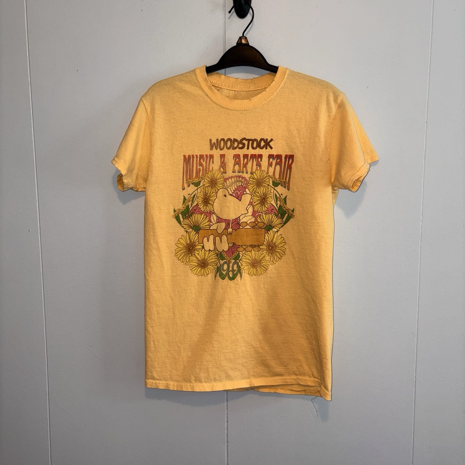Woodstock Music & Arts Fair 1969 Graphic T Shirt PALE Yellow Hippie Small