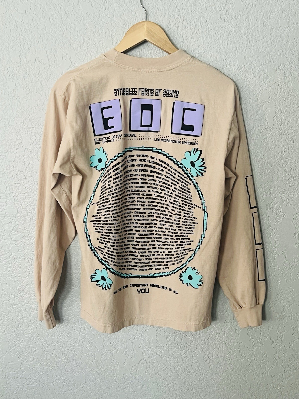 EDC Las Vegas T-shirt Size Small Insomniac Licensed Unisex Long Sleeve Beige gallery