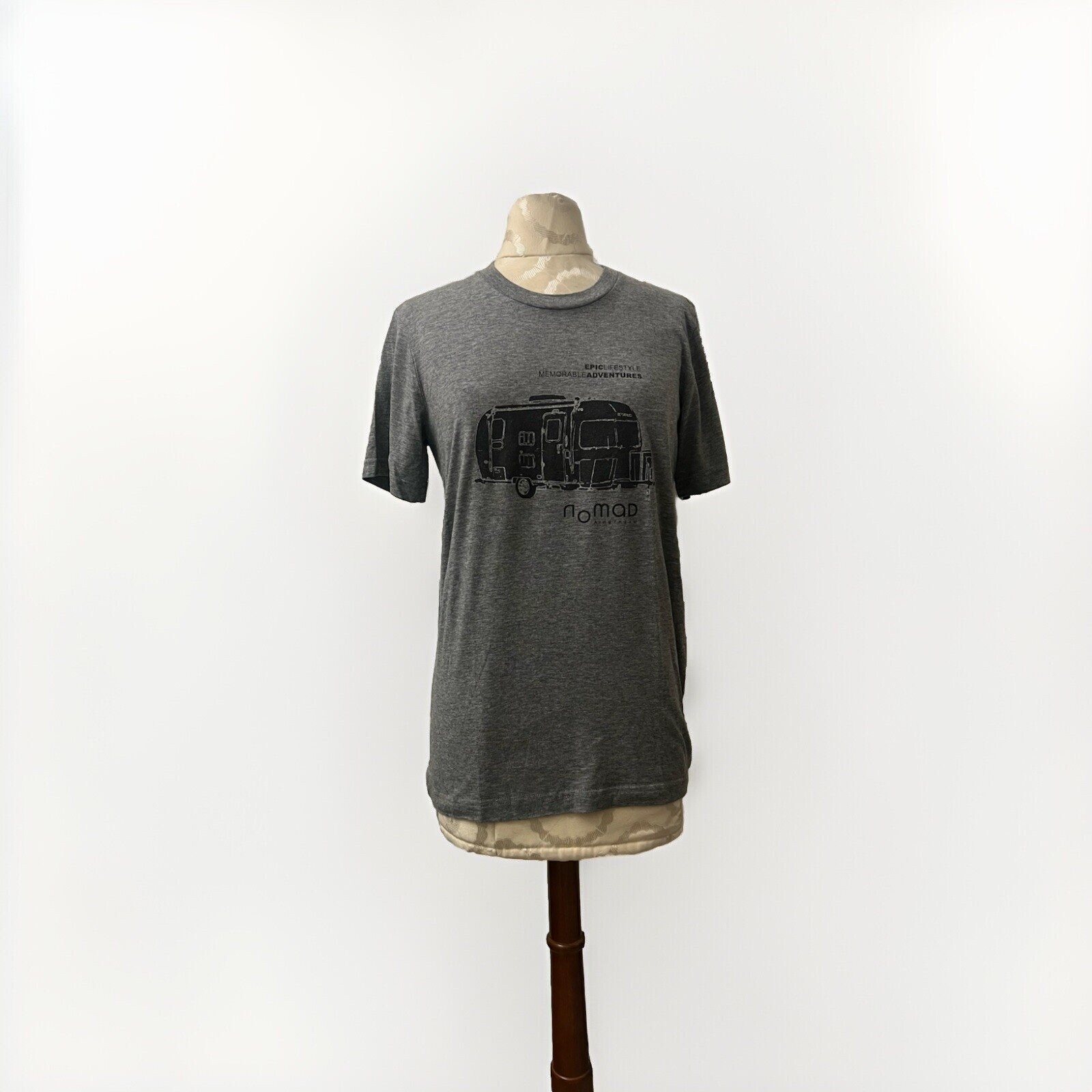 New Nomad Airstream Gray Epic Life Style Memorable Adventures Trailer Shirt SZ S