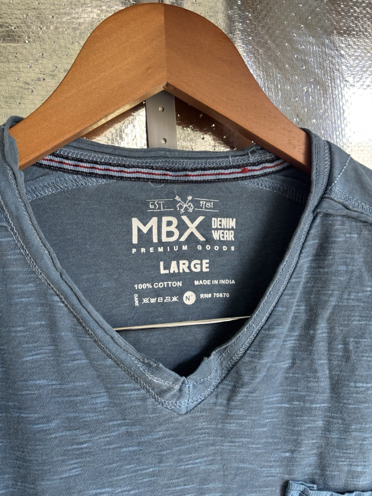 MBX Men's Blue Solid V-Neck Pocket Knit Cotton Short Sleeve T-Shirt Size L gallery