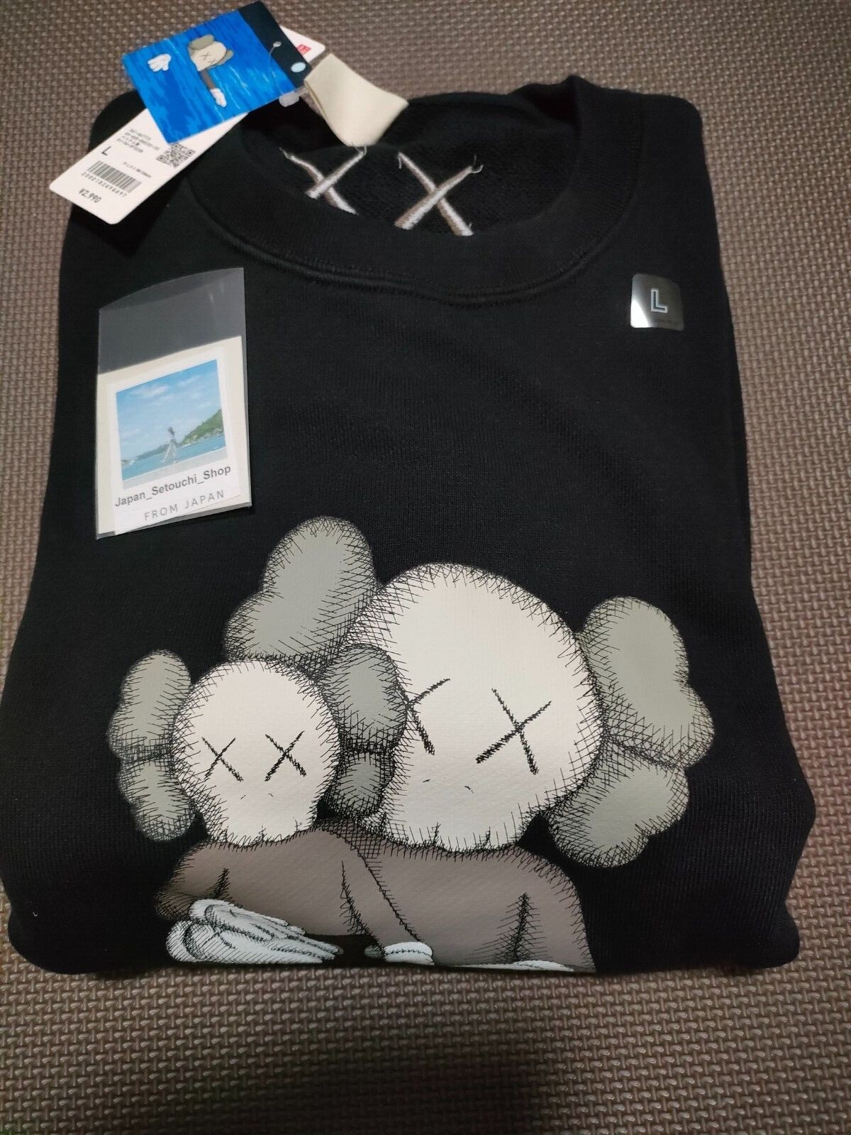 KAWS x UNIQLO sweatshirt NEW gallery