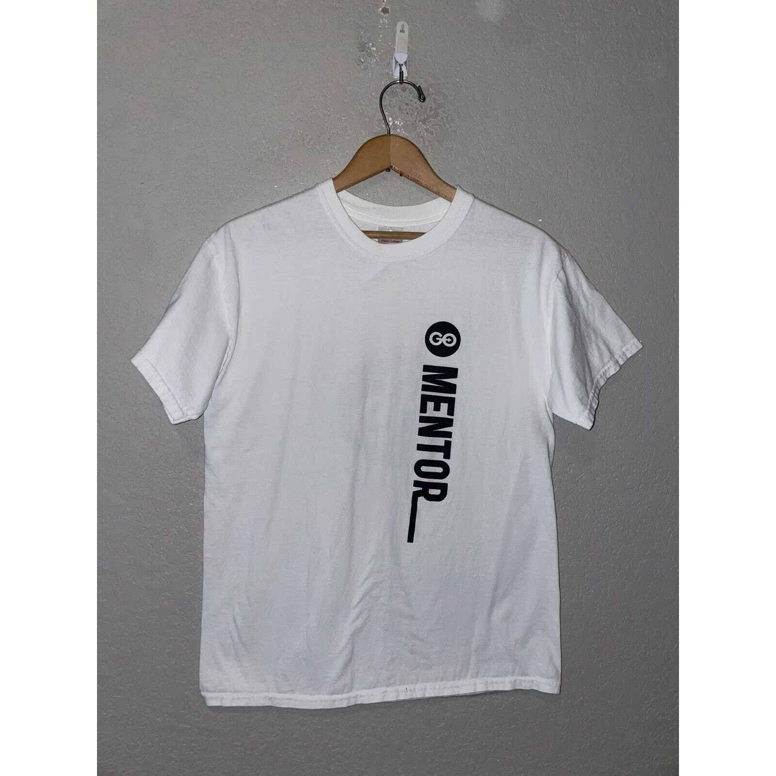 Go Pro Shirt Mentor Master Chief 1000 Games White Graphic Tee 2000s M Medium gallery