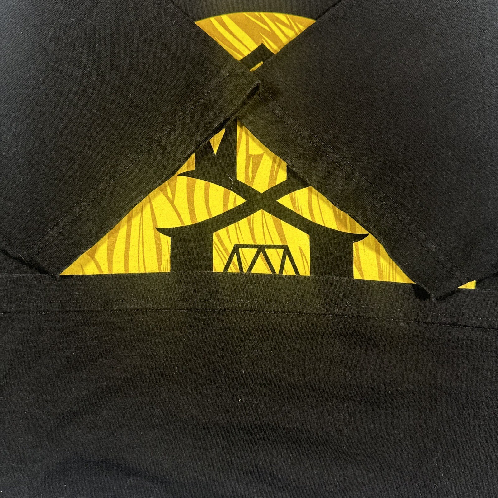 Rebel 8 Shirt Mens Medium Black Yellow Streetwear 8 Logo Graphic Tee Shirt Y2K gallery