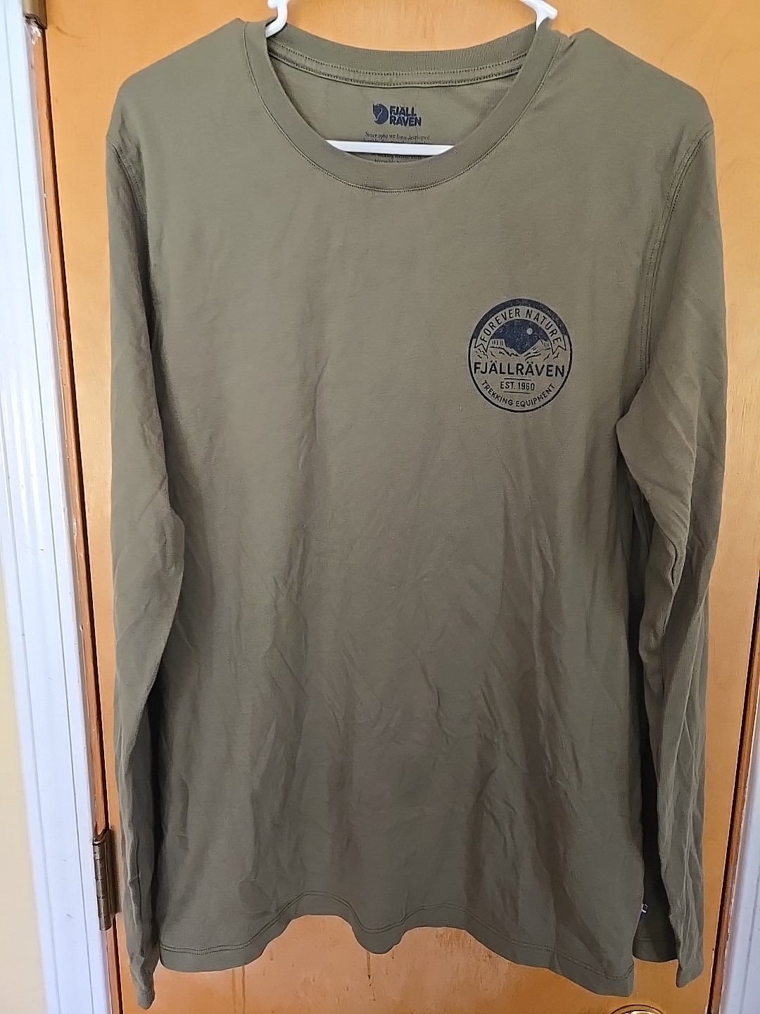 Fjallraven Forever Nature Badge LS T-Shirt Caper Green Size Medium gallery