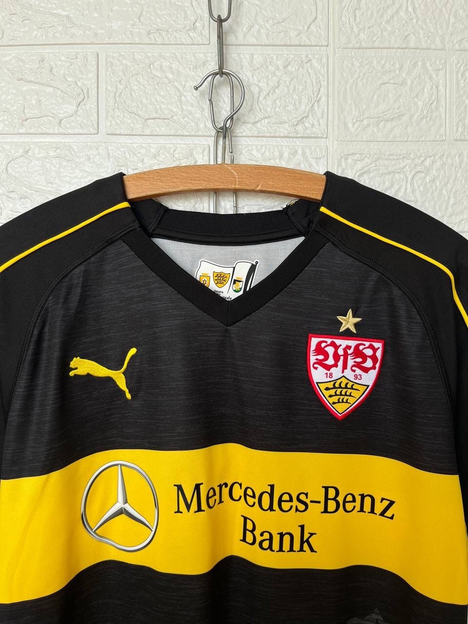 VfB Stuttgart 18/19 Away Jersey Puma #11 Donis Size M Black Soccer Shirt gallery
