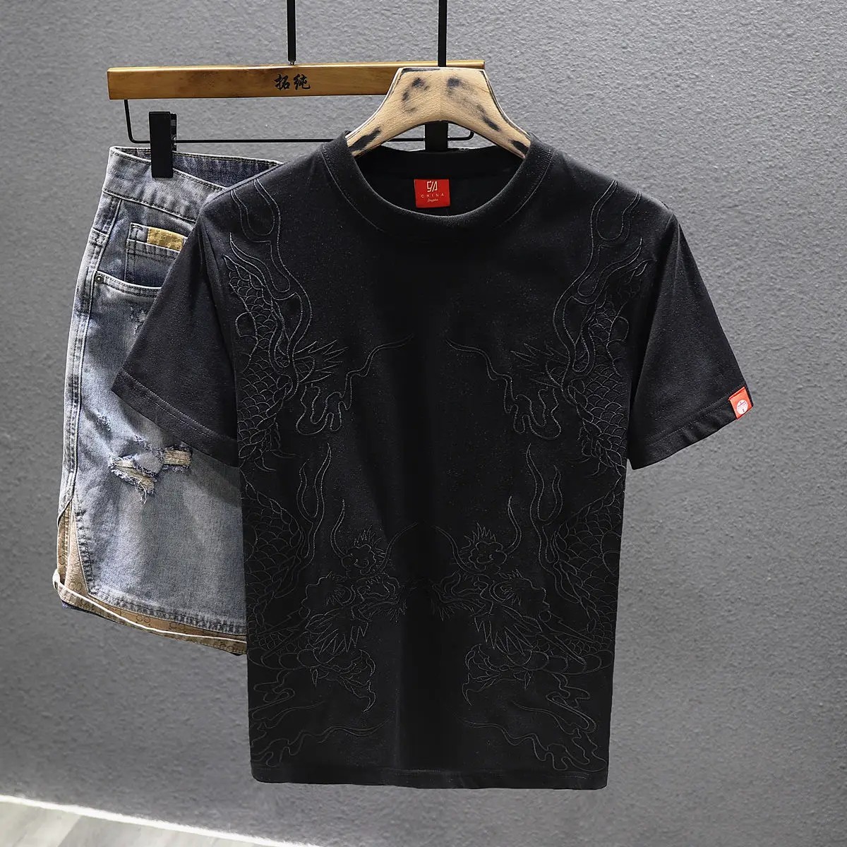 Men's Summer Casual Short Sleeve T-Shirt Dragon Embroidery Slim Fit O-Neck Top gallery