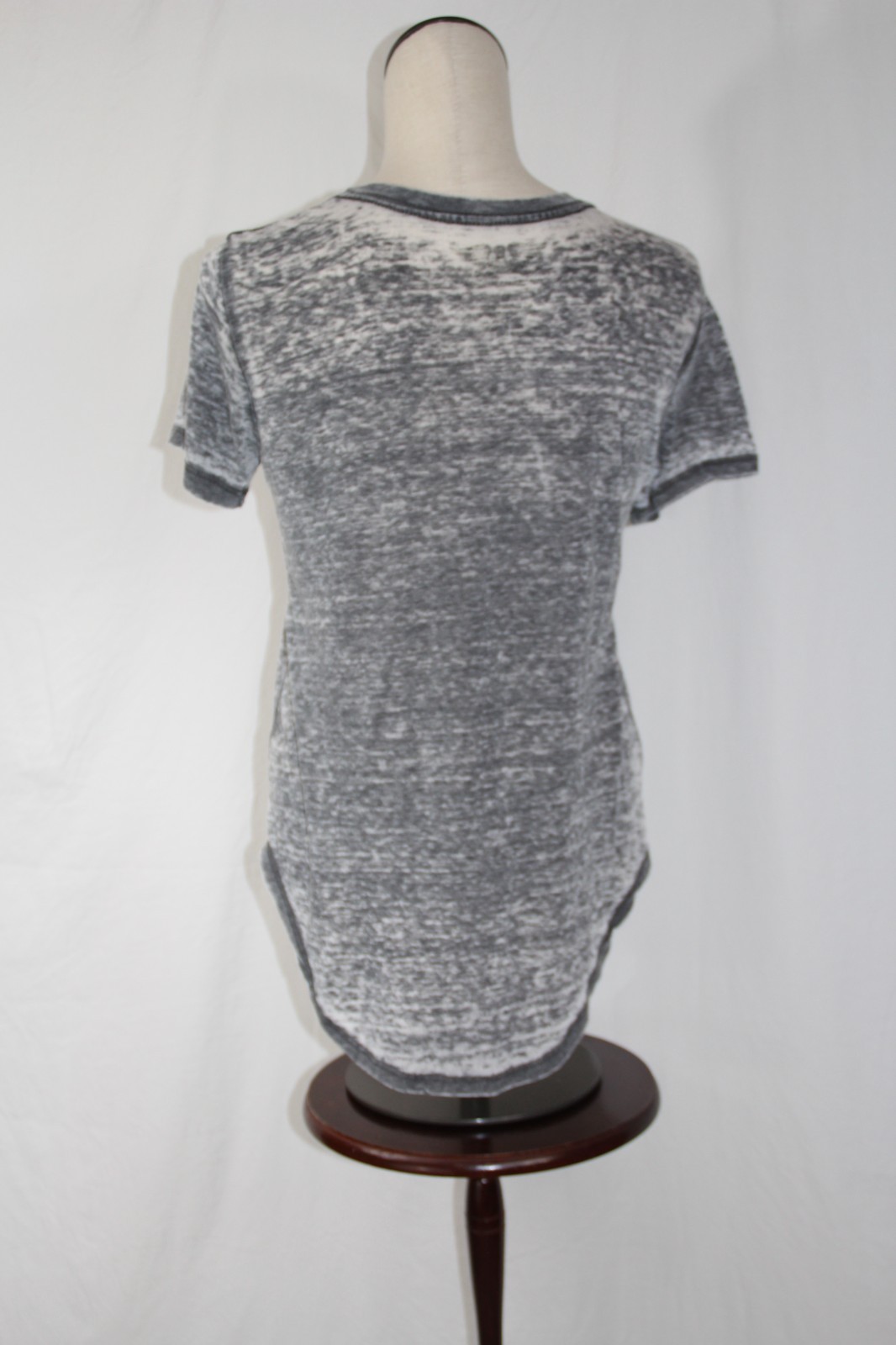 Aerosmith Womens World Tour T-Shirt Size Medium Multicolor Graphic Gray Burnout gallery