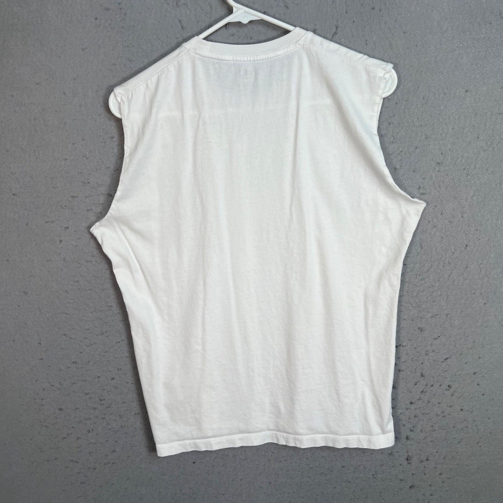 Uniqlo Mens Size Small White Sleeveless Supima Cotton T-Shirt gallery