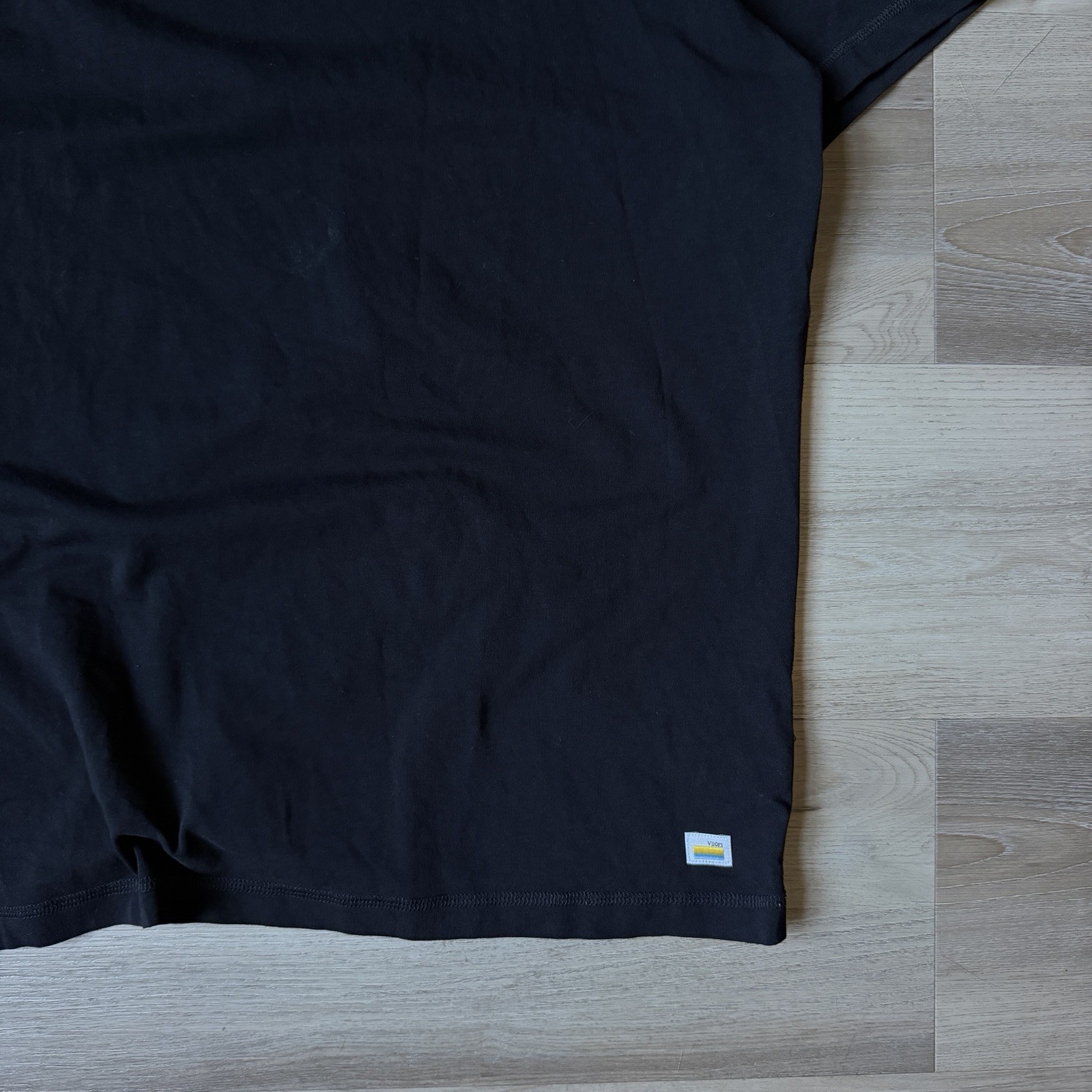 Vuori Shirt Mens XL Black Pullover Ever Henley Tee Short Sleeve 1/4 Button gallery