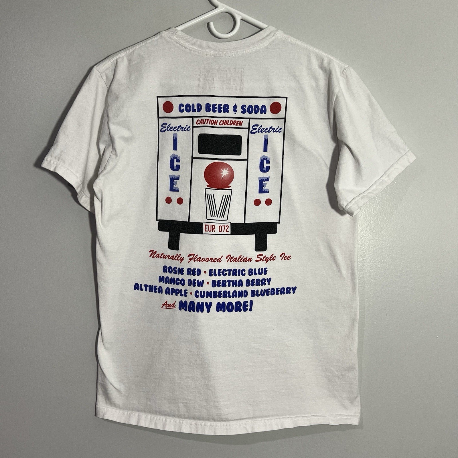 Cold Beer & Soda Italian Ice White Red Blue Short Sleeve T-Shirt Mens Medium gallery