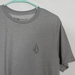 NWT Volcom Stone Tech Short Sleeve Shirt Quick Drying Mens Size Small V.Co-tech