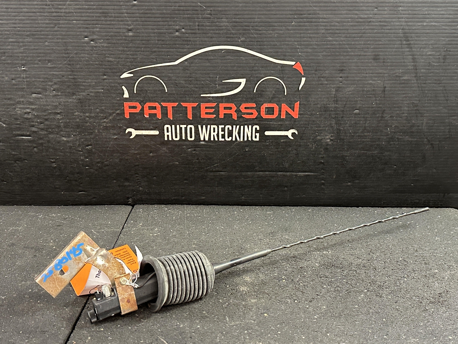 96-02 BMW Z3 CONVERTIBLE RADIO ANTENNA WITH MAST