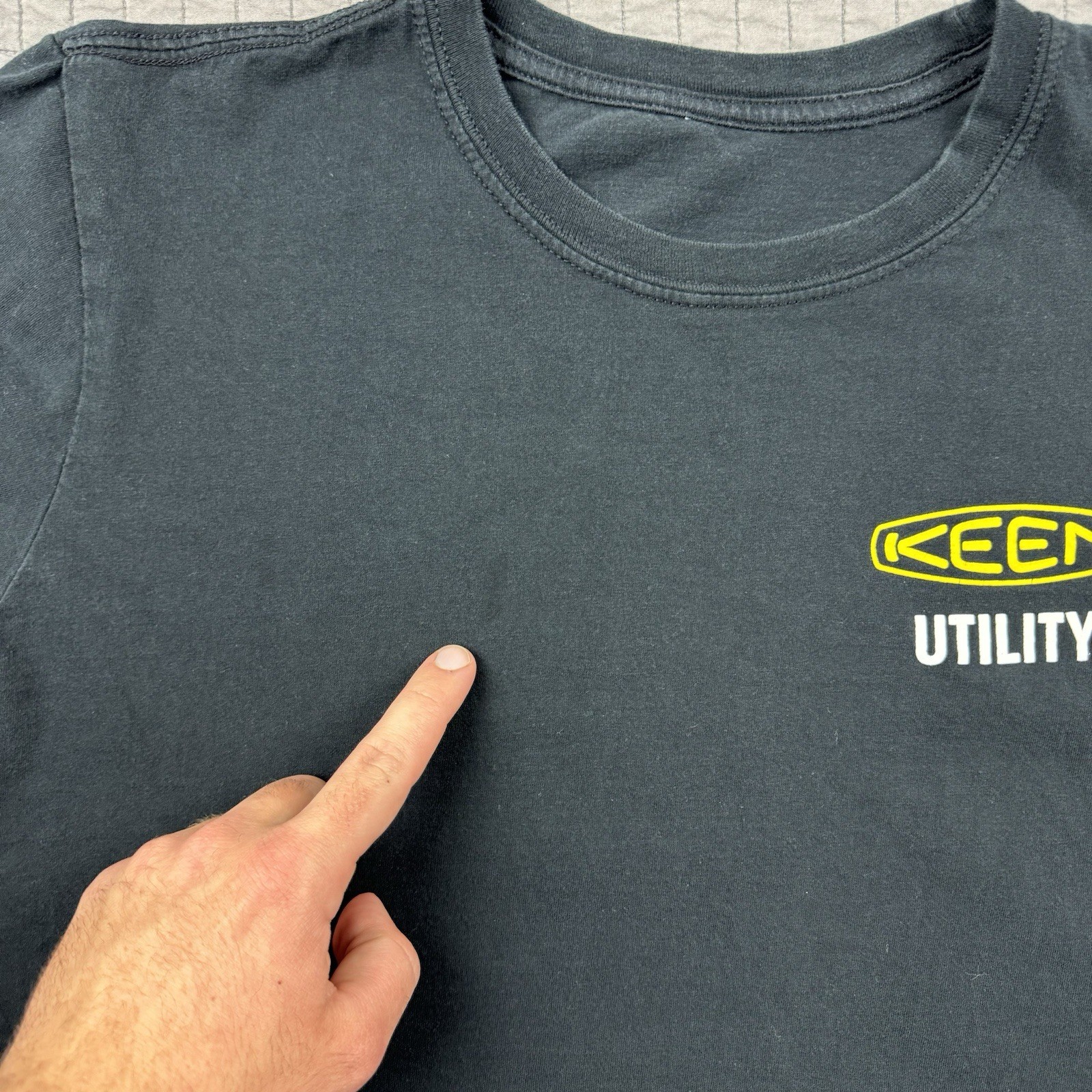 Keen Utility T Shirt Men's Medium Black Graphic Tee Outdoors Hiking Camping gallery