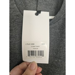Level Ten Men’s Small Charcoal Gray Long Sleeve Knit Shirt NWT Casual Basic
