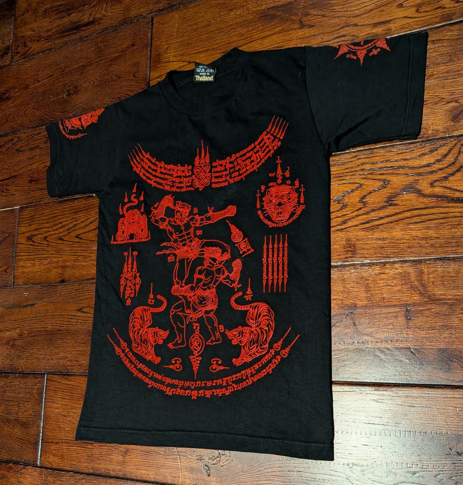 Thailand MD My Dream Textured Graphic Black & Red T-Shirt 100% Cotton Men’s M gallery