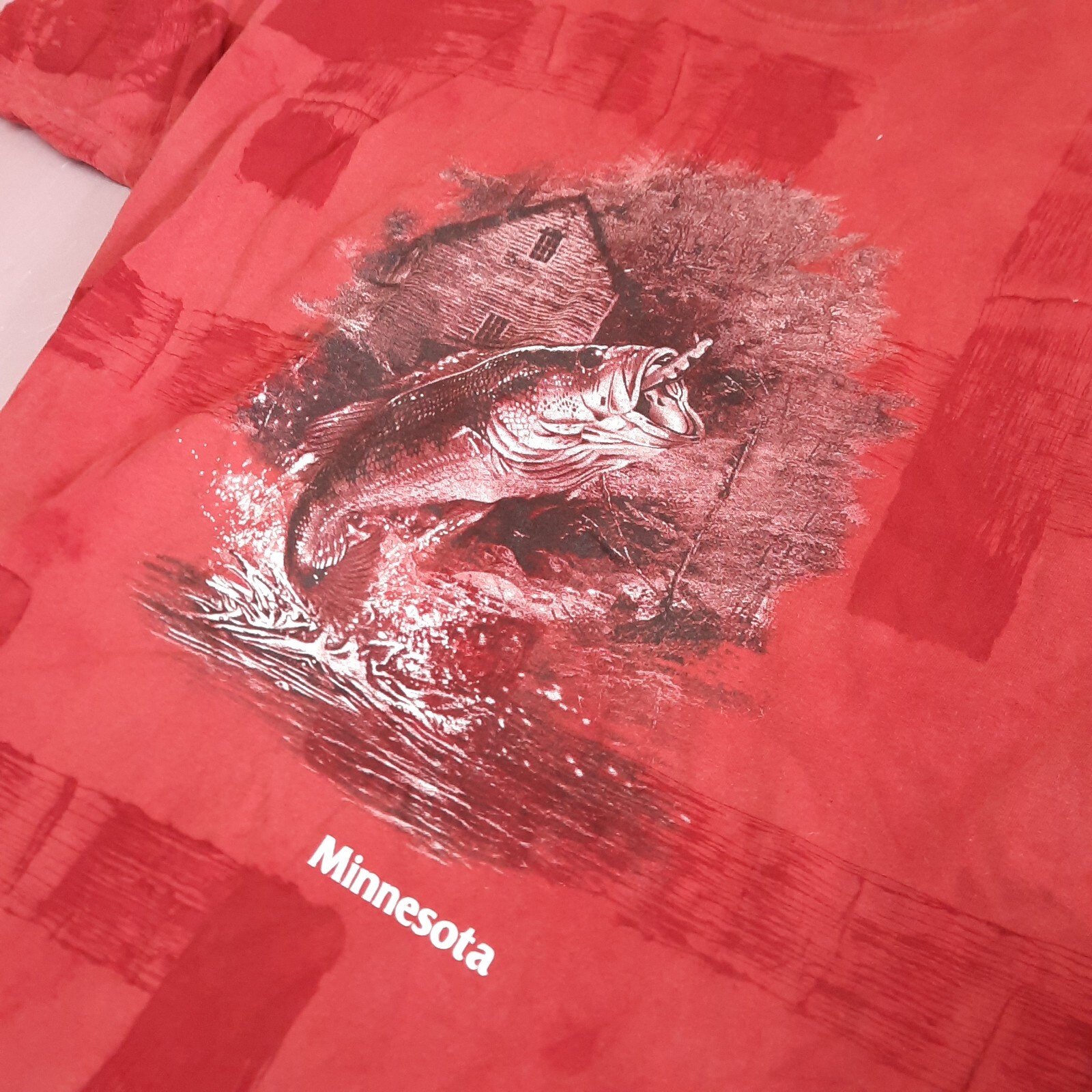 Vintage Minnesota Fish Bass Nature Shirt Men XL Red Crew Neck Varsity Classic gallery