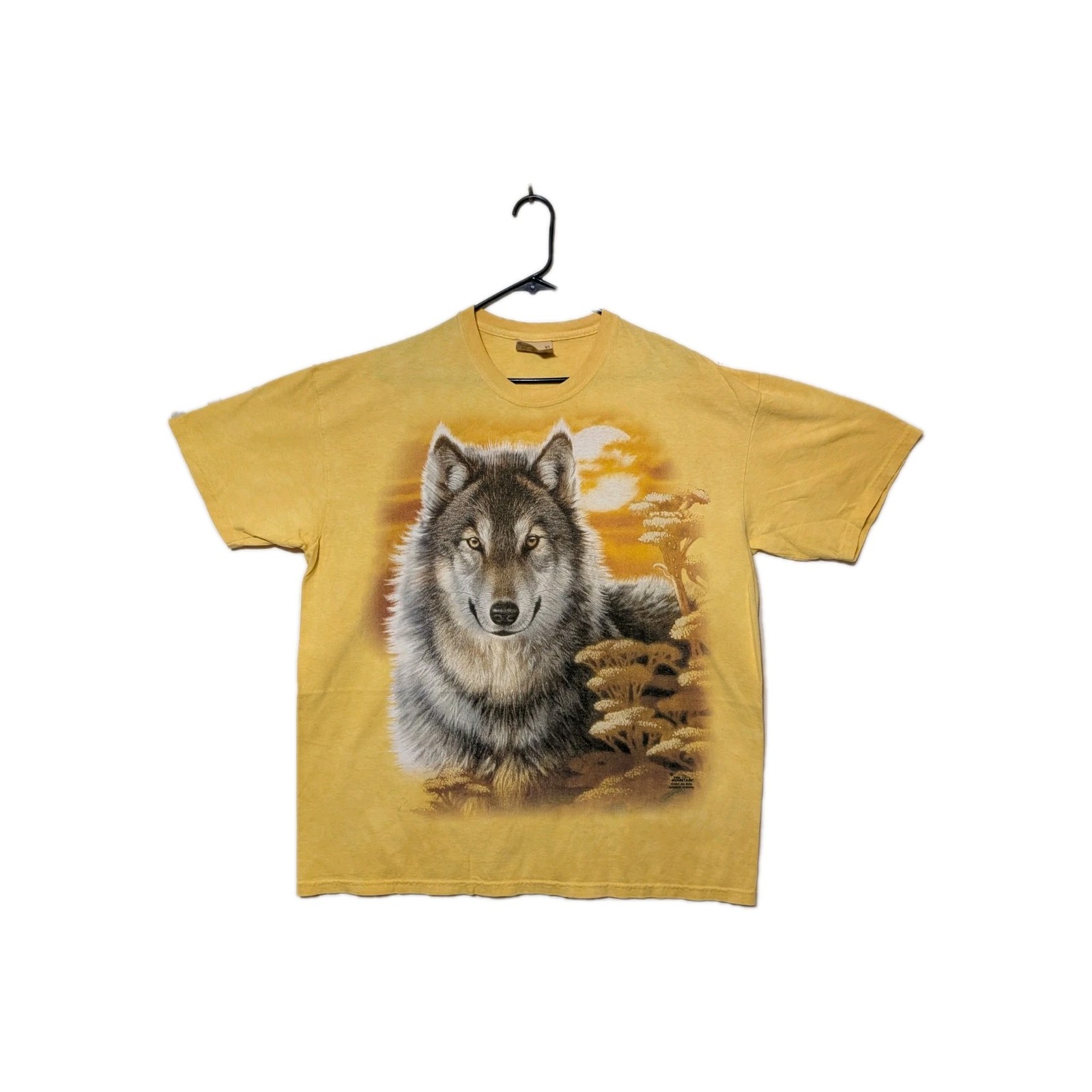 The Mountain Mens T-shirt Yellow The Mountain Wolf Leather Tag XL #3158 NWOT gallery