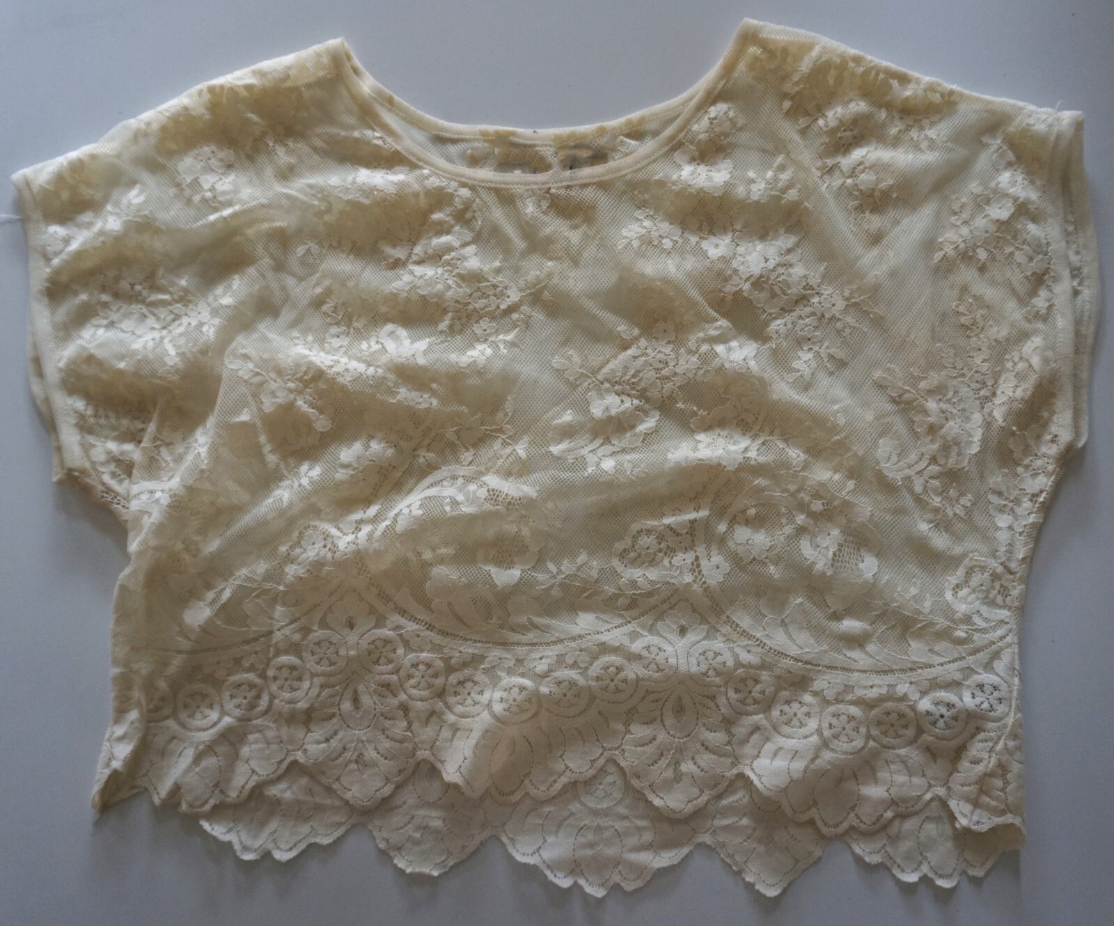 LACE CROPPED SHIRT SIZE MEDIUM gallery
