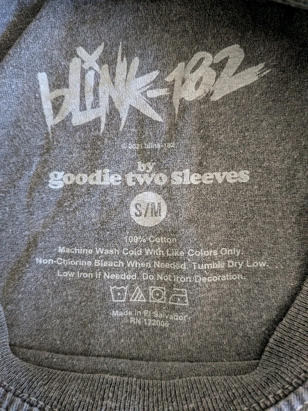 Blink-182 by Goodie Two Sleeves Cat Graphic Gray Men's Crop Top T-Shirt S/M gallery