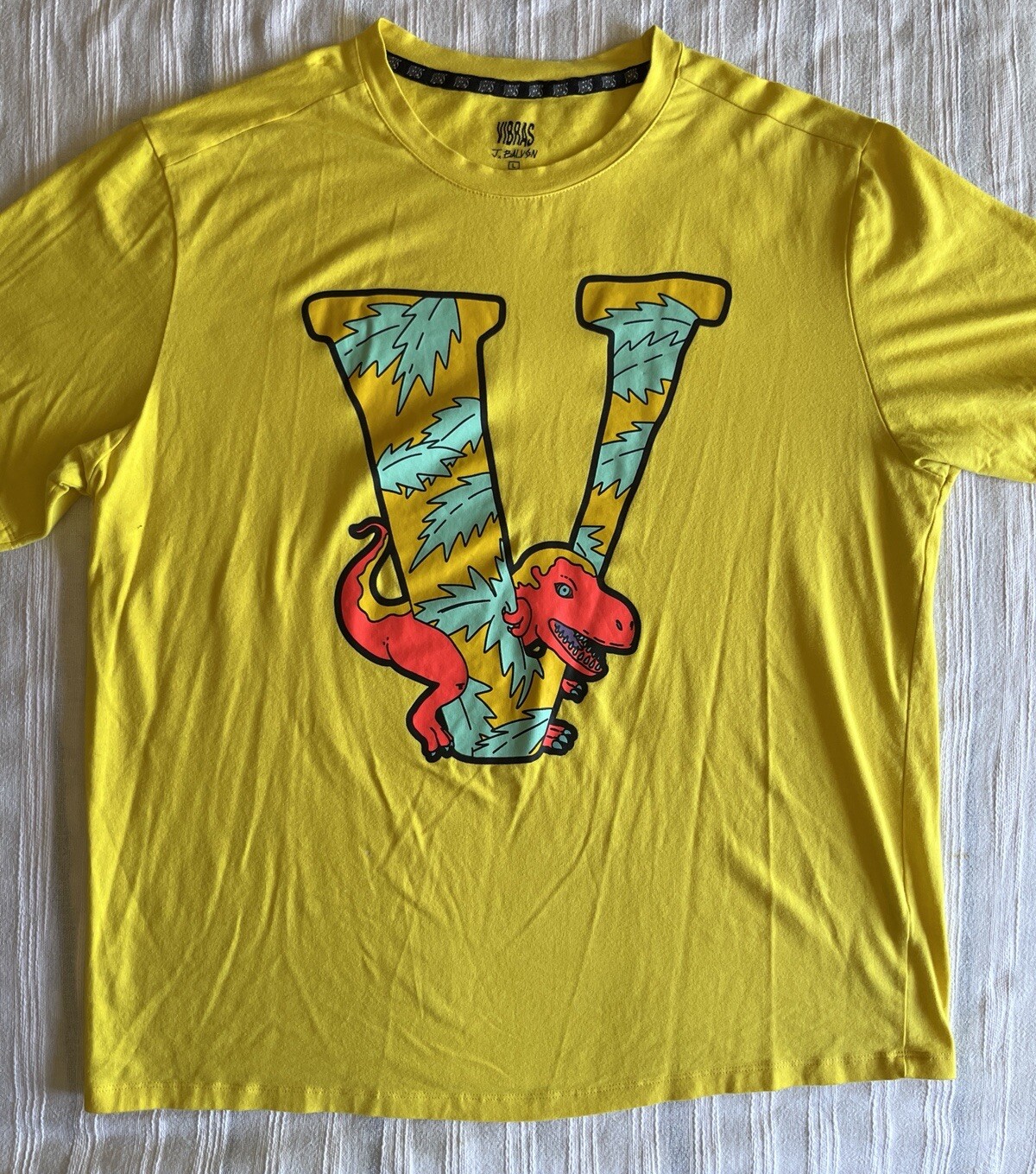 J Balvin Vibras Collab T-Rex Graphic T-Shirt Unisex Size Large (22x27) gallery