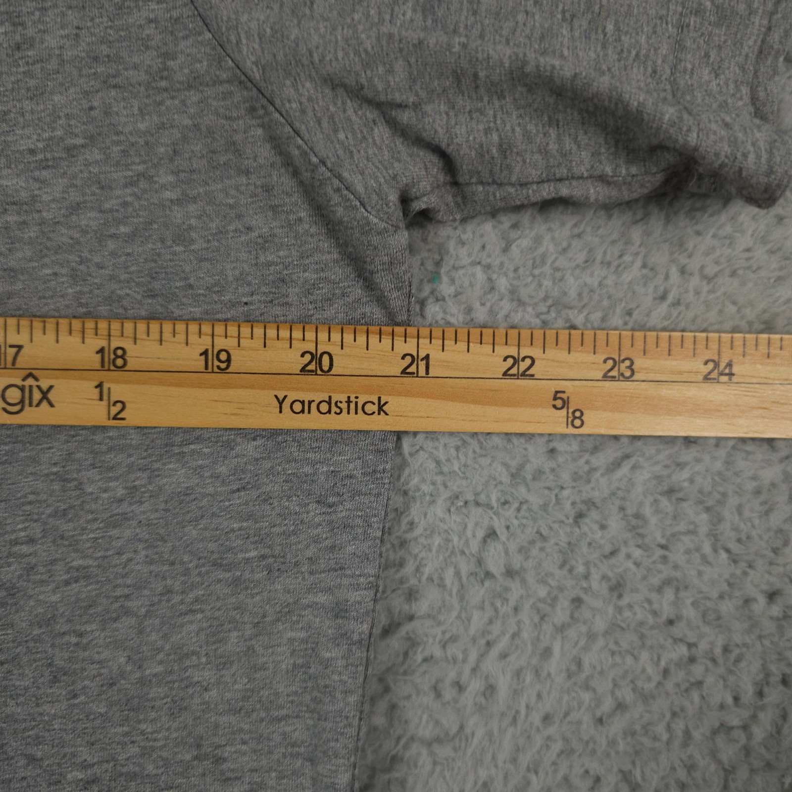 Levis Shirt Mens M Heather Gray Graphic Relaxed Fit Breaking Records Broken Tee gallery