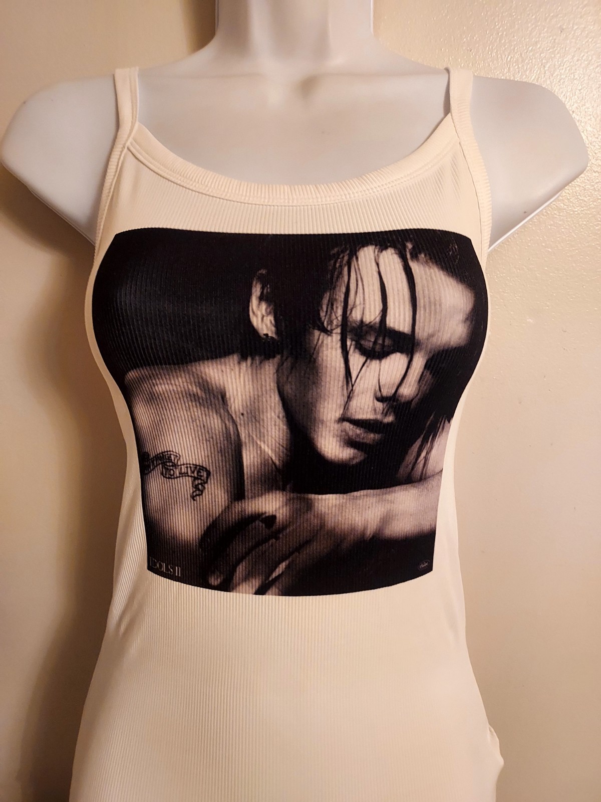 yungblud tank top yungblud crop top idols ii 2 tour yungblood Shirt XXs-2xl gallery