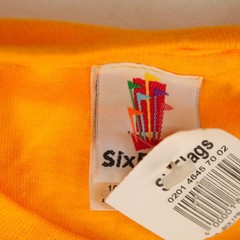 DELTA Vtg y2k SIX FLAGS More Flags More Fun Guy Yellow T-SHIRT Men’s L