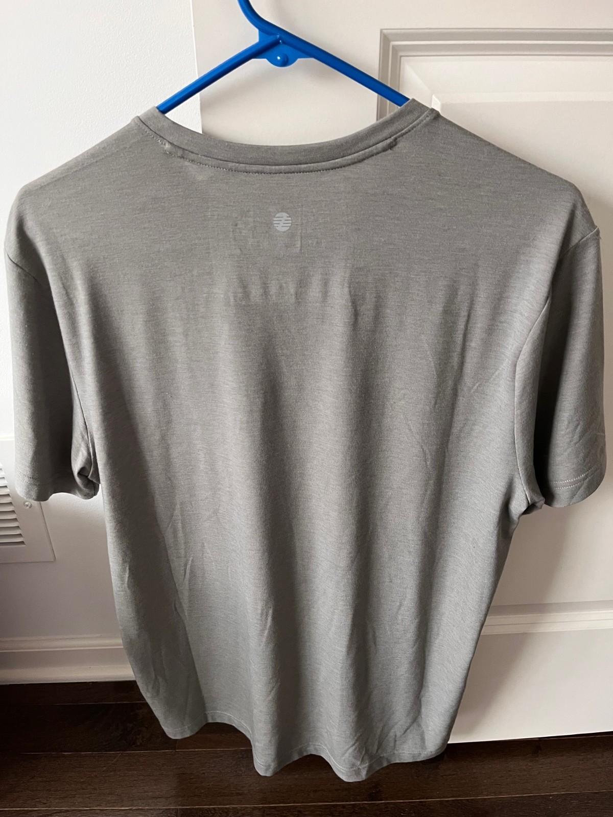 Z by Zella V Neck Gray T-shirt Size M gallery