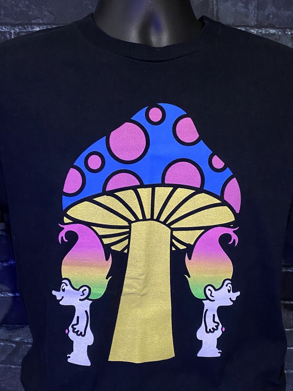 Good Luck Trolls T-Shirt Adult Large 60th Anniversary Dreamworks Blacklight gallery