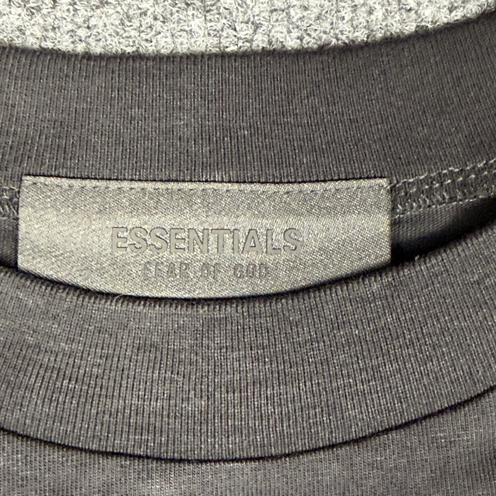 Fear of God Essentials T-Shirt Black Boxy Logo Graphic Tee Mens gallery