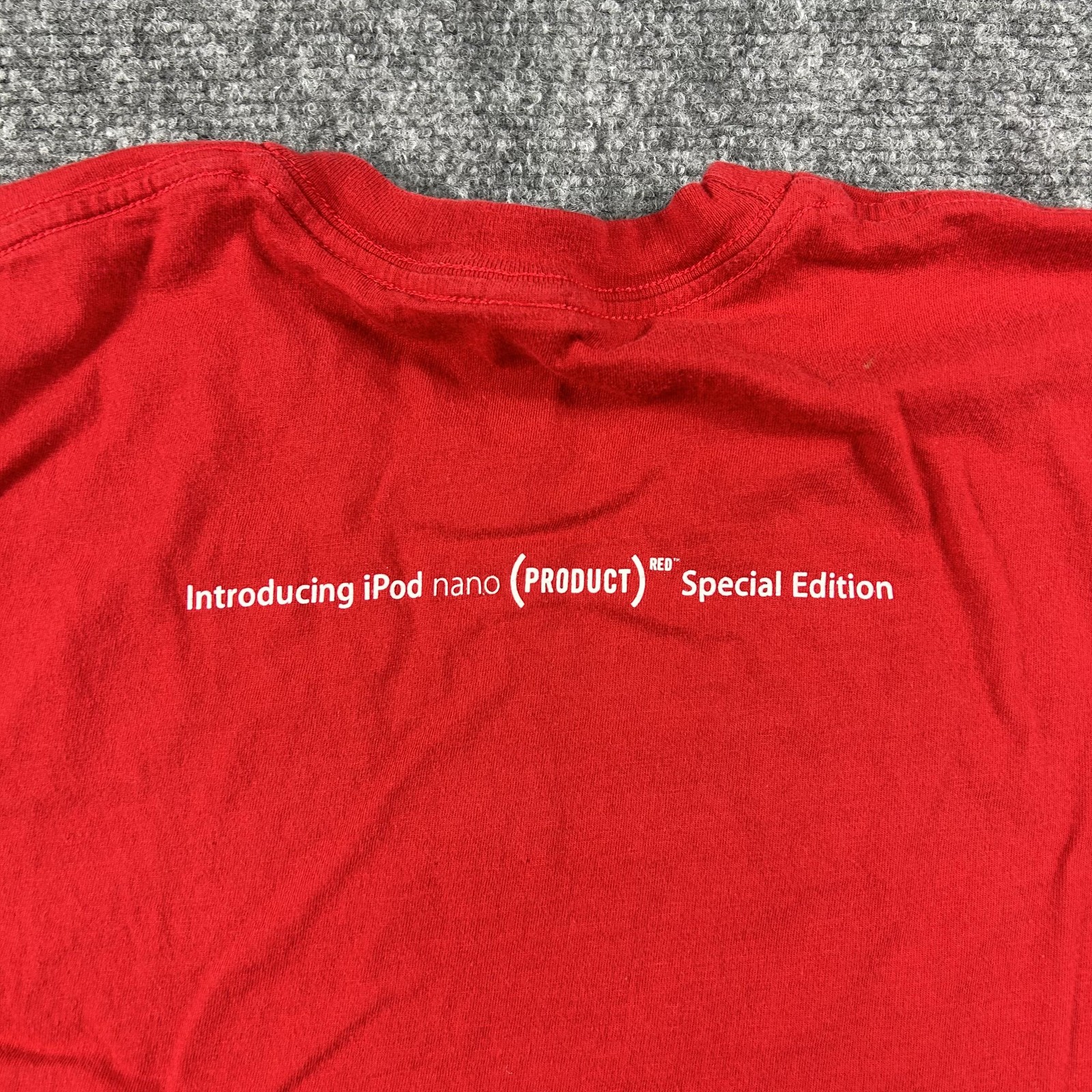 Apple Shirt Mens Medium Red IPod Nano PRODUCT RED Pocket Karma Graphic Tee gallery