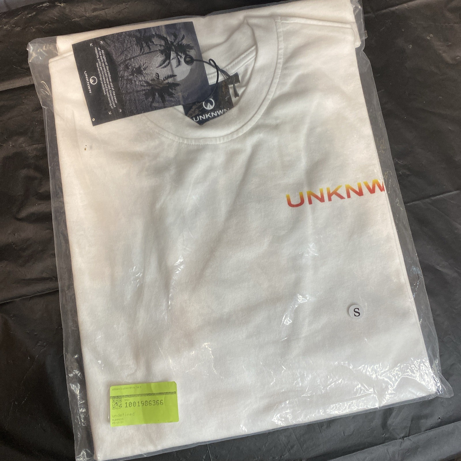 Unknwn White Teeshirt Size Small gallery