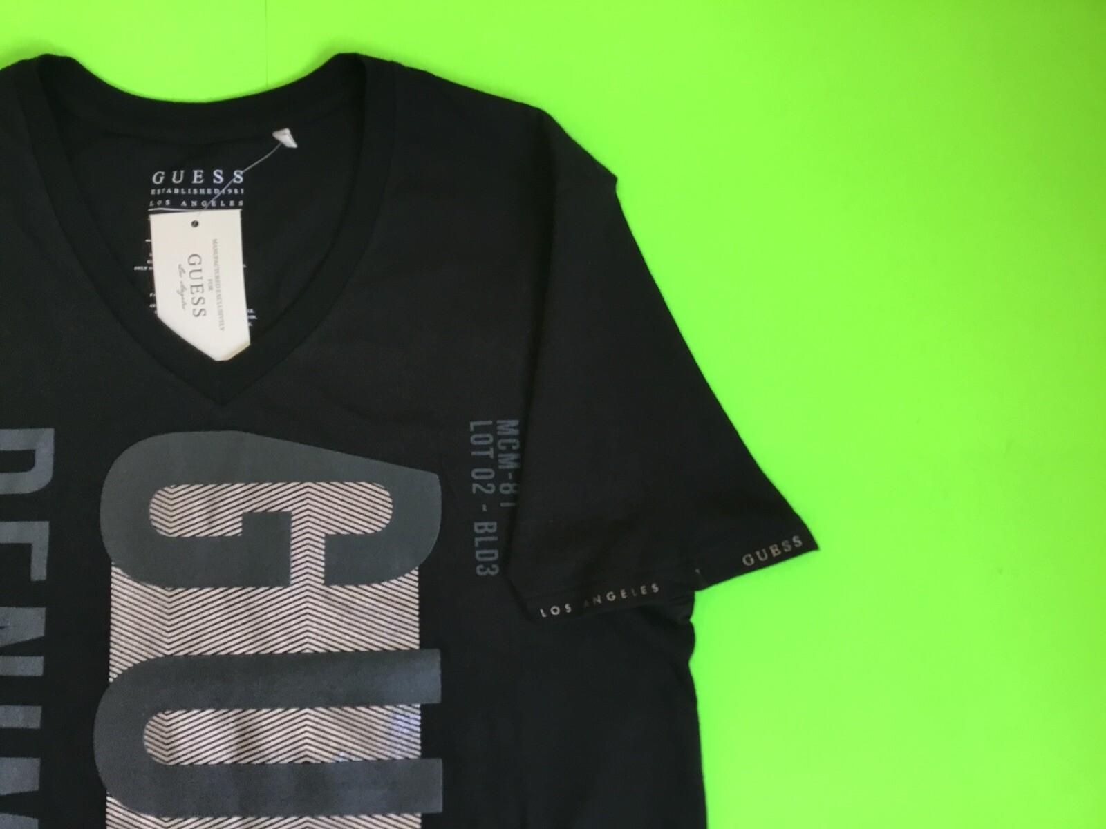 GUESS Los Angeles Mens Short Sleeve T-Shirt Size SMALL Black w/Silver Cotton NEW gallery