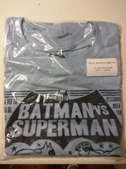 BATMAN vs SUPERMAN Light Blue T-Shirt – Men’s XL – Legion of Collectors – 3/16