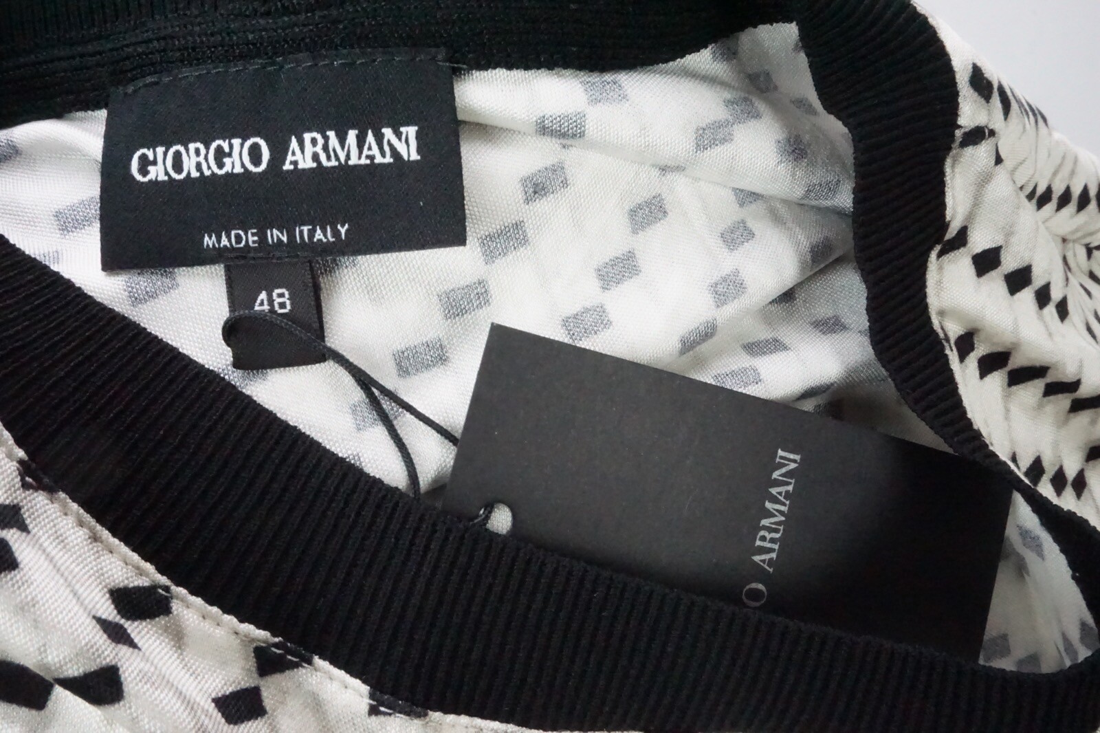 Giorgio Armani Black Label Beige Black Geometric 100% Silk T Shirt 48 NEW gallery