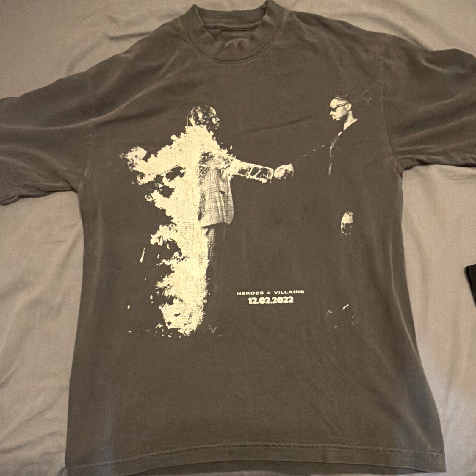 Distressed Metro Boomin Heroes & Villains Graphic T-Shirt Charcoal Grey Medium