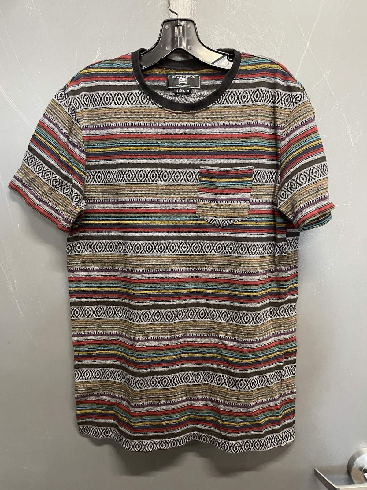 Beautiful Giant Hungarian Rag Rug Print Short Sleeve Patch Pocket Shirt Size M