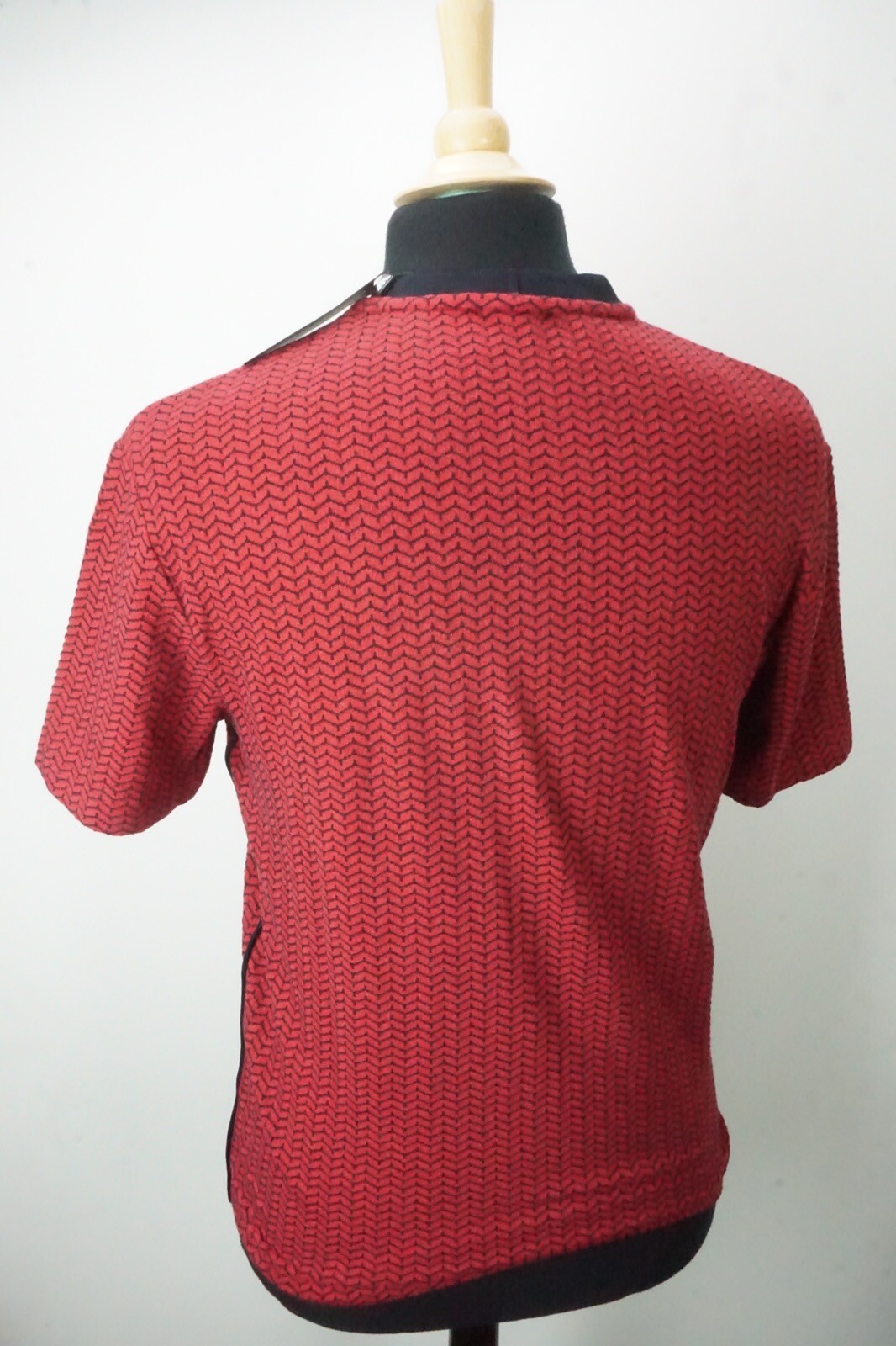 Giorgio Armani Black Label Red Black Woven Polyamide Blend T Shirt 48 NEW gallery