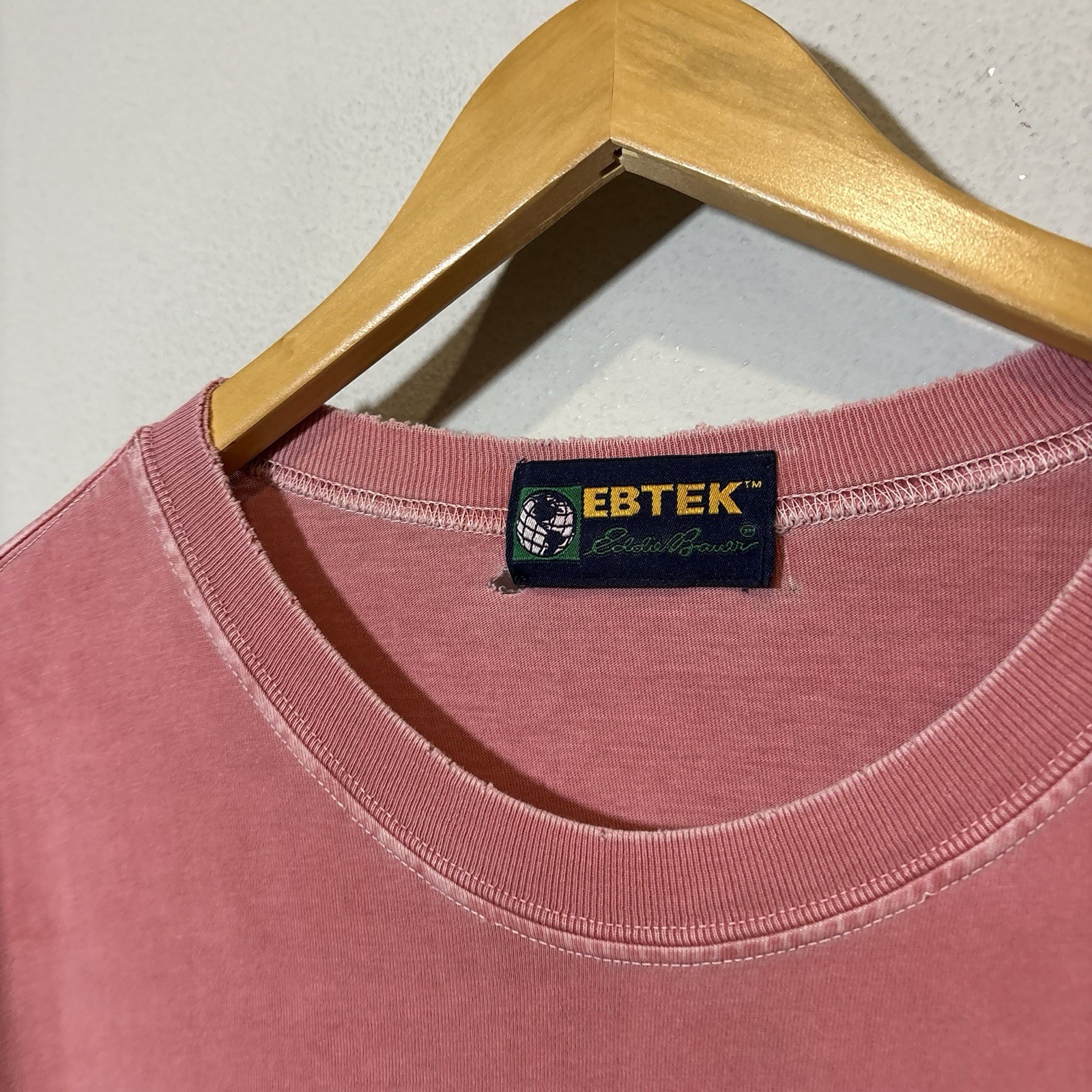 Vintage Eddie Bauer Y2K Distressed Sun Fade Distressed Men’s 2XL PINK T Shirt gallery
