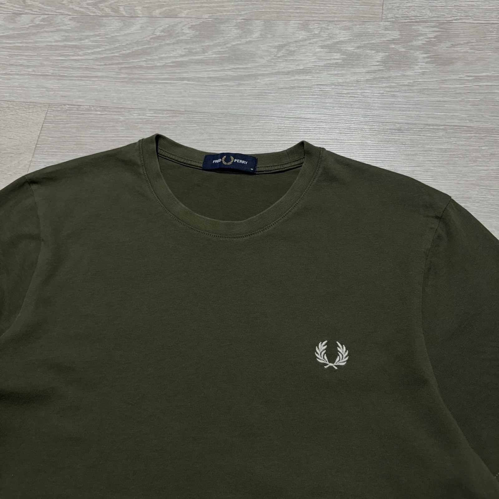 Fred Perry Green Laurel Wreath Logo Graphic Jersey Crew Neck Tee Shirt Men M gallery