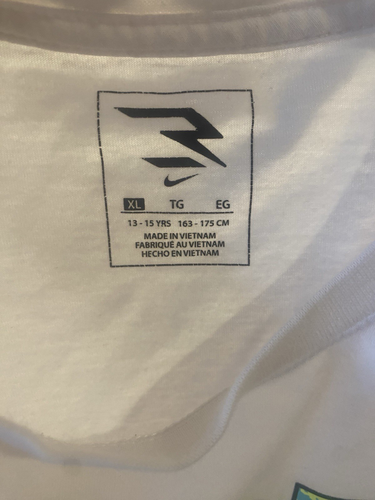 Boys Nike Logo T-Shirt XL White Multi-Color Short Sleeve Tee gallery