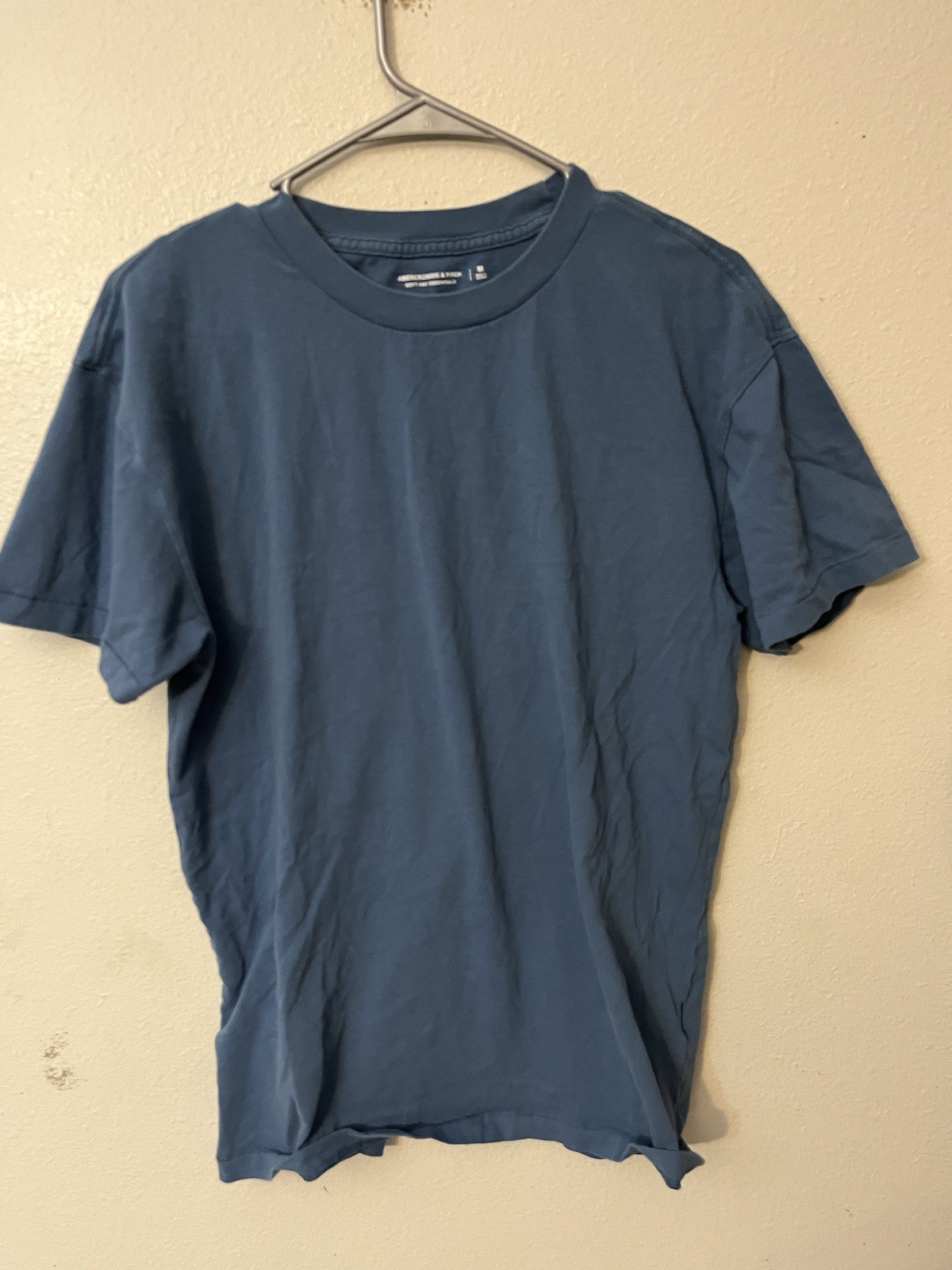 Abercrombie & Fitch Men’s Size Medium Blue Soft A&F Essentials T-Shirt