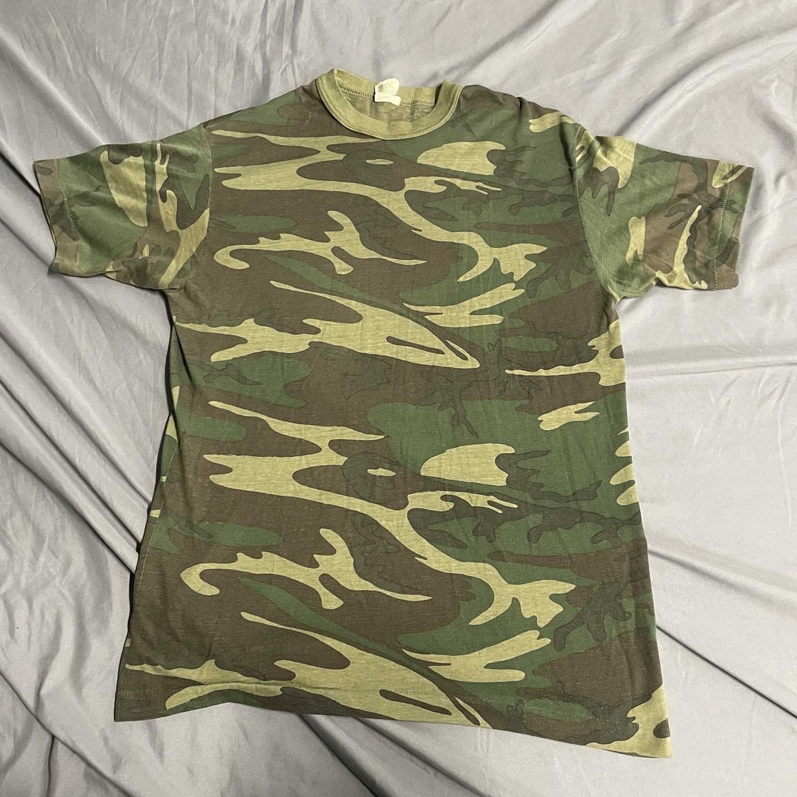 Vintage 80s Camo Shirt Sz L READ T Shirt USA Made Army Ringer Single Stitch Thin gallery