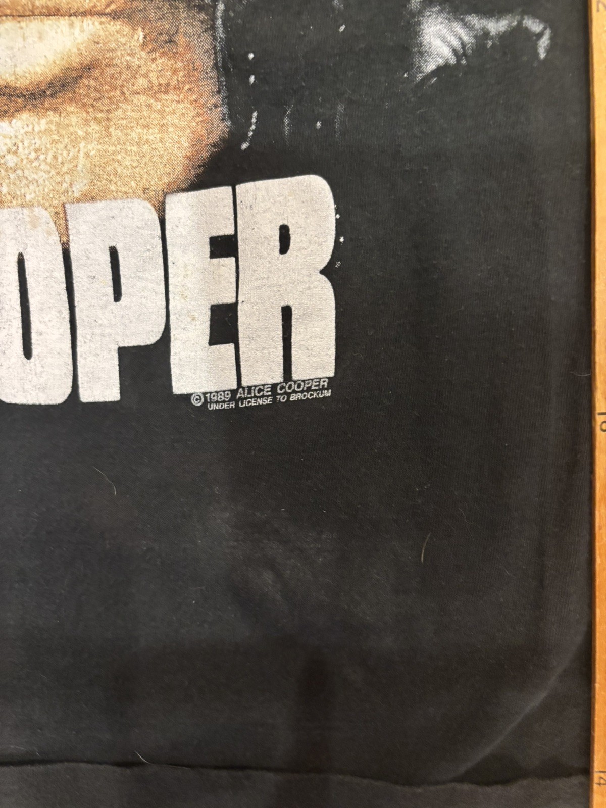 Alice Cooper European Trash Tour Vintage T-Shirt size medium 1989 gallery