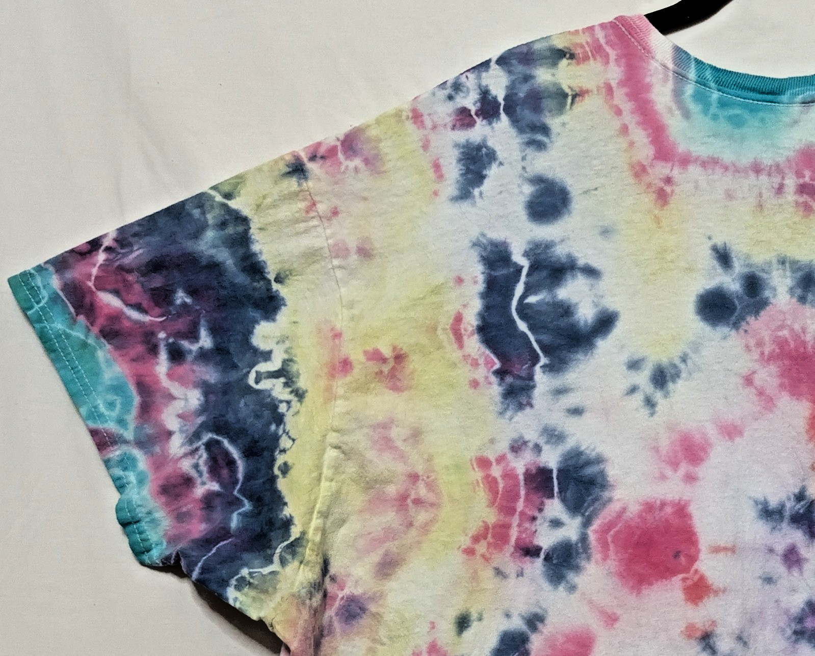 Handmade Tie Dye Geode Pattern Red Pink Purple Yellow 3XL Shirt 25" W X 31" L gallery