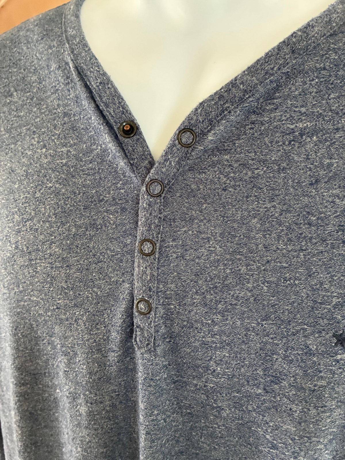 John Varvatos Soft Lightweight Henley Tee Shirt 4 Snap Long Sleeve Blue-Grey XL gallery