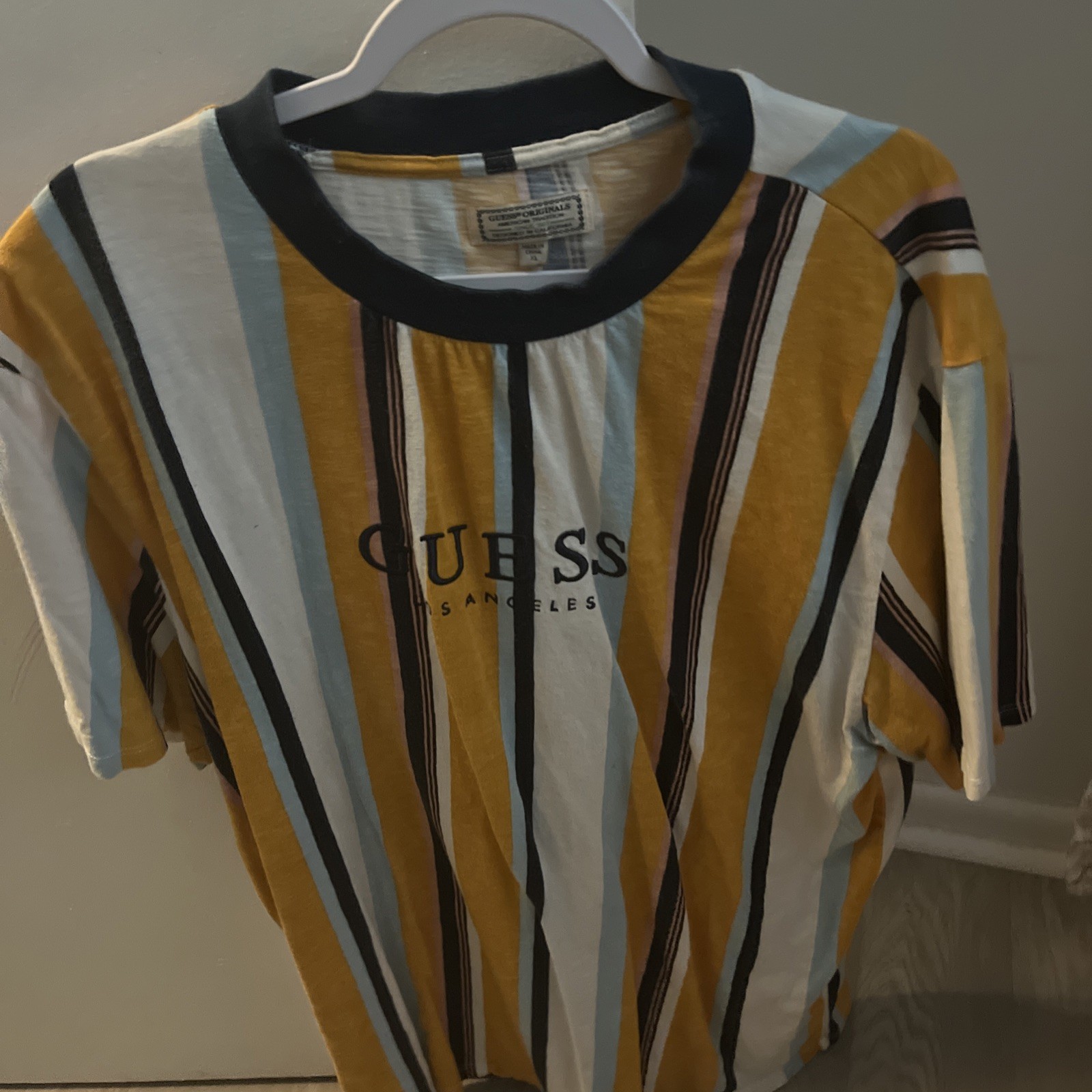 GUESS Los Angeles Men’s XL T Shirt Stripes Yellow Blue